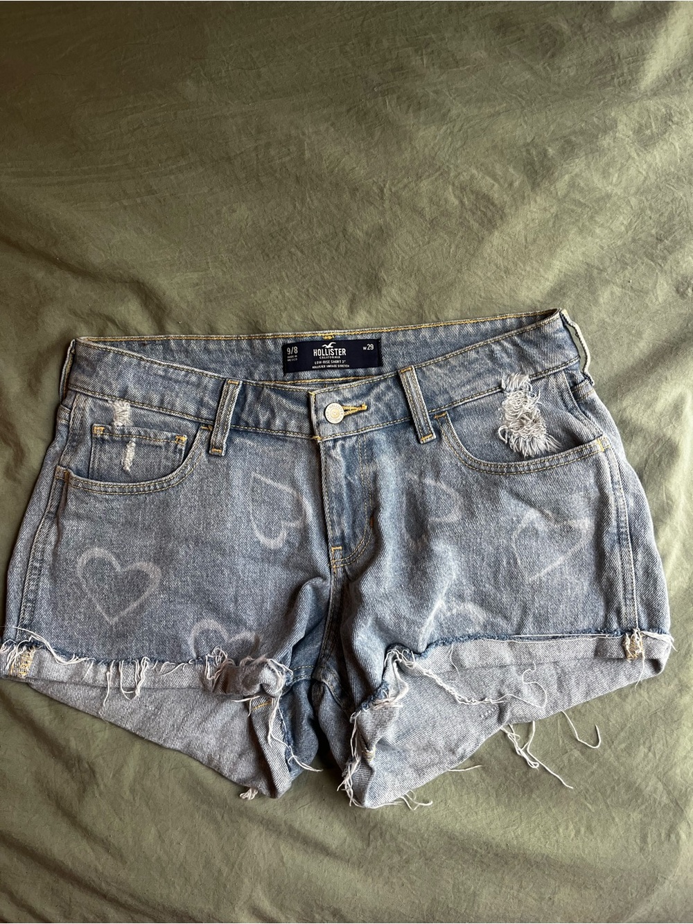 Hollister Low Rise Heart Print Denim Shorts — Size 29!!